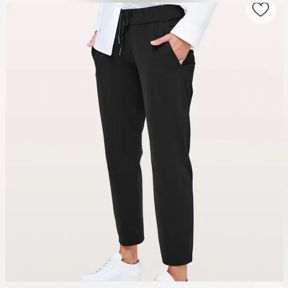 Lululemon On The Fly Pant Luxtreme Black Cropped Pants Drawstring Size 8, 26”
